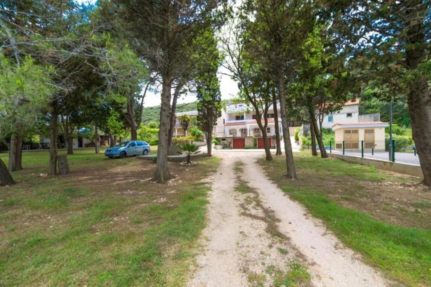Apartments Niki - 70M From The Sea Kampor